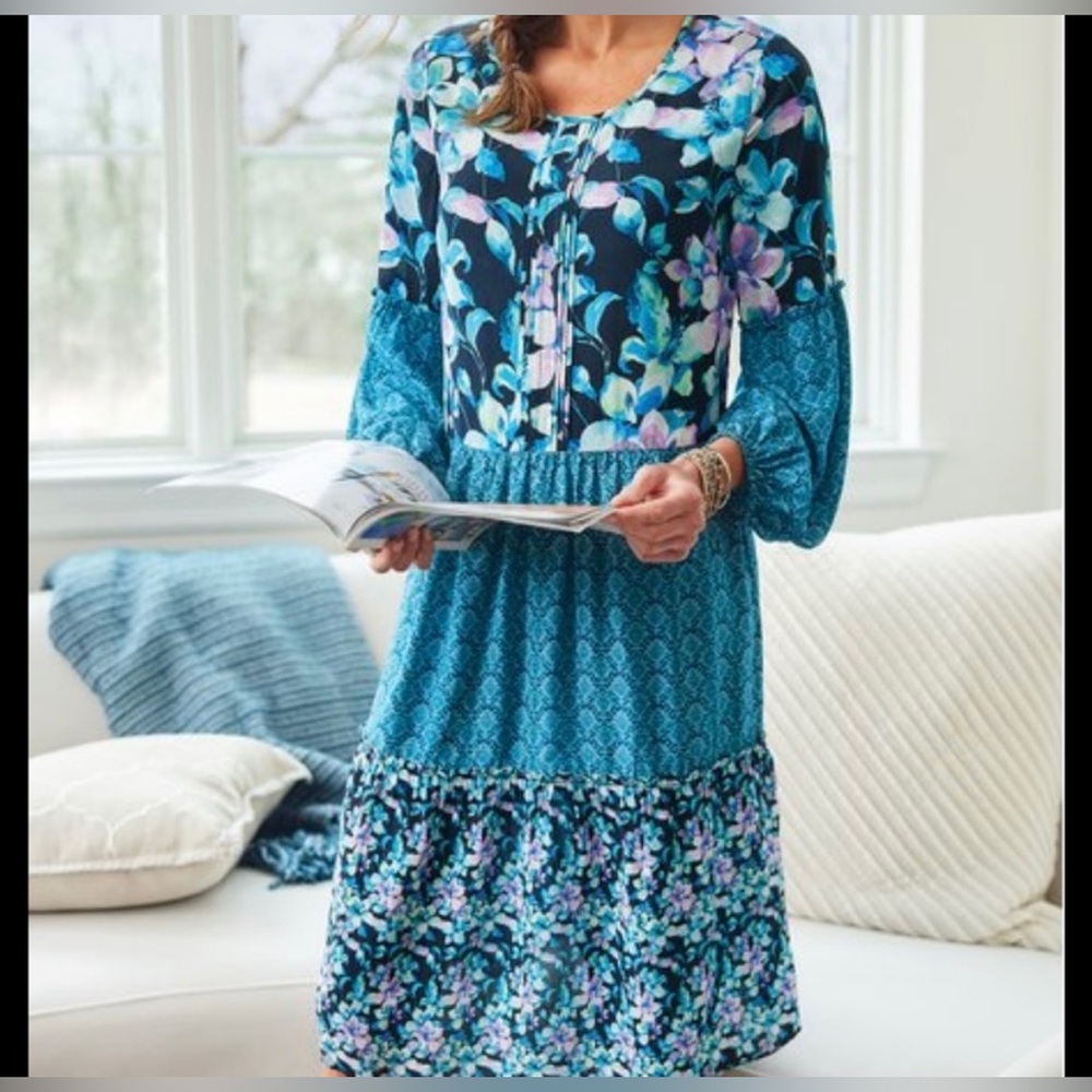 Soft Surroundings NWT Midnight Bloom
Floral Crinkle Gauze Dress Blue